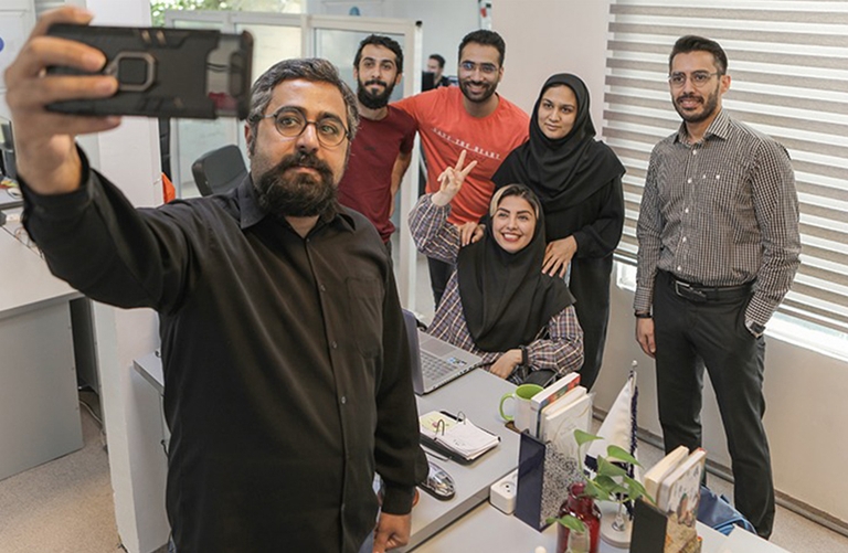 خدمات گردشگری یوتراوز 