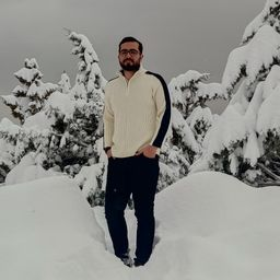 رزومه‌ی محمد یگانه