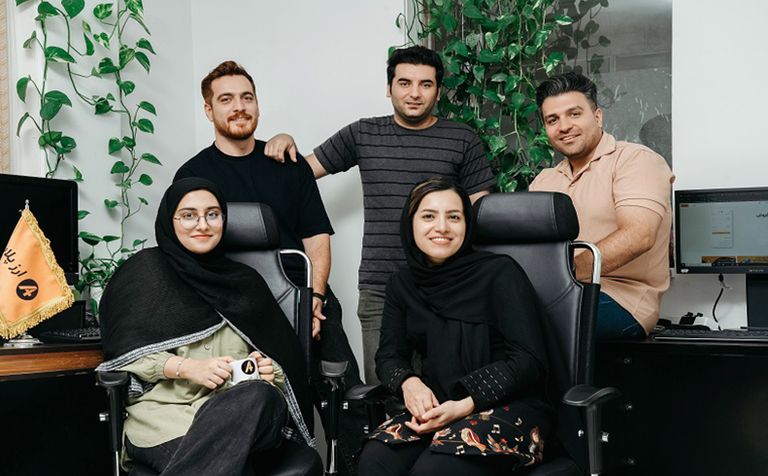 معرفی شرکت ارزپلاس